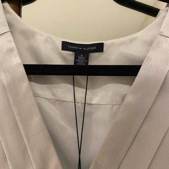 Tommy Hilfiger silk silver dress size 6 NWT - Picture 1 of 6